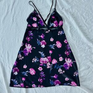 Vintage Victoria's Secret Floral Chemise - Black and Purple, Size Small